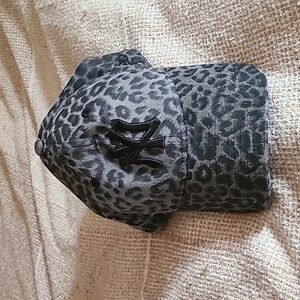 9Forty New Era woman’s cap NY leopard print black grey one size fits most